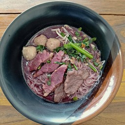 ก๋วยเตี๋ยวเนื้อ-น้ำตก
