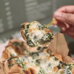 ปังผักโขมอบชีส