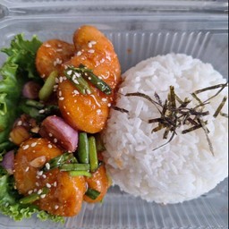 ข้าวยำนักเก็ตไก่ซอสเกาหลี