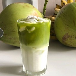 มัทฉะมะพร้าวนมสด