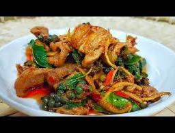 ผัดเผ็ดหมูป่า