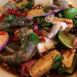 ยำหมูยอกุ้งสด น้ำปลาร้า