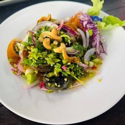 ยำไข่เยี่ยวม้า
