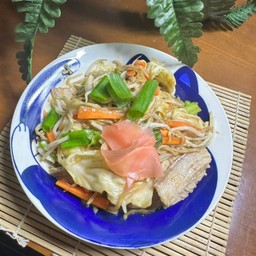 ยากิโซบะหมู Japanese pork yakisoba