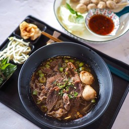 ก๋วยเตี๋ยวเรือเนื้อ (Boat Noodle with Beef )