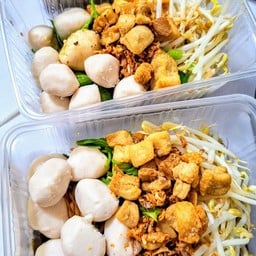 มาม่าคลุก 2กล่อง ( มาม่าบิ๊กแพคห่อใหญ่) เมนูมาม่าคลุกมีส่วนผสมกุ้งคนแพ้กุ้งทานไม่ได้)