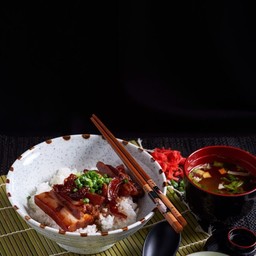 ข้าวหน้าหมูพะโล้ญี่ปุ่น