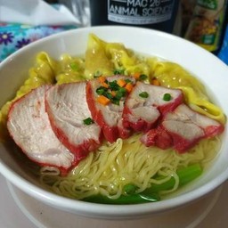 บะหมี่หมูแดง (ก๋วยเตี๋ยวต้มยำ)