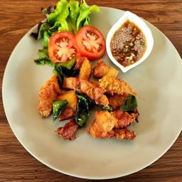 หมูสามชั้นทอดน้ำปลา