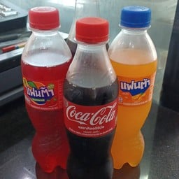 Tea 'N Bake ร้านกาแฟ และ เบเกอรี่ Tea 'N Bake ร้านกาแฟ และ เบเกอรี่ ร่มเกล้าซอย1