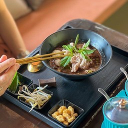 ก๋วยเตี๋ยวเรือหมู (Boat Noodle with Pork)