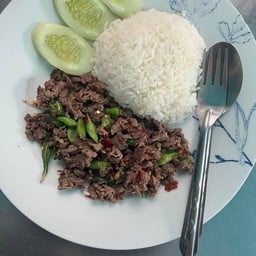 ผัดกะเพราเนื้ิอ