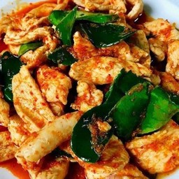 ผัดพริกแกงราดข้าว