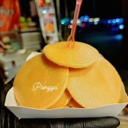 แพนเค้กราดน้ำผึ้ง (แยกน้ำผึ้งให้ค่ะ)