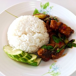 ข้าวราดกะเพราปลากะพง