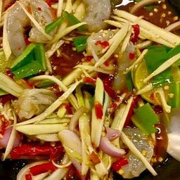 ยำมะม่วงกุ้งสดปลาร้า