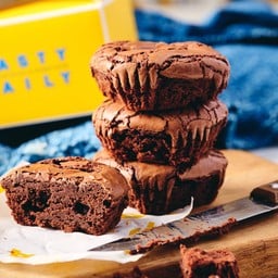 บราวนี่ไร้แป้งไร้เนย (ถุง 5 ชิ้น)