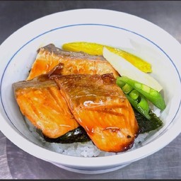 ข้าวหน้าปลาแซลมอนเทอริยากิ