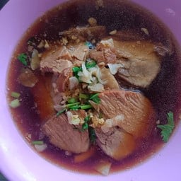 เตี๋ยวไก่นายหมู