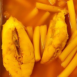 แกงส้มปลาสำลีไหลบัว