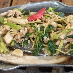 ปลากระพงนึ่งซีอิ๊ว 1 ตัว