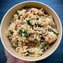 ข้าวคลุก กะเพราหมูชิ้น