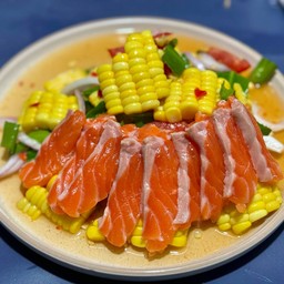 ยำข้าวโพดปลาแซลม่อน