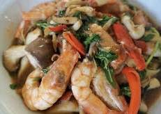 ผัดกระเพรากุ้ง ใส่เห็ดหอม