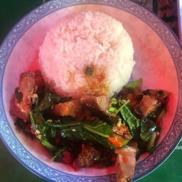 แอนอาหารตามสั่งข้างเชเว่นสันทราย
