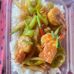 ข้าวกุ้งผัดพริกหยวก