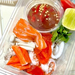 ยำรวมมิตรทะเล (ไม่ใส่เส้น)