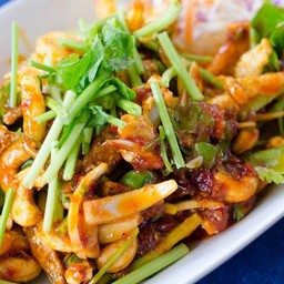 ยำสามกรอบ