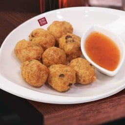 ลูกชิ้นกุ้งทอด