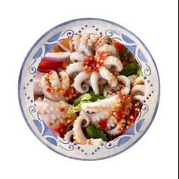 ยำปลาหมึกสาย