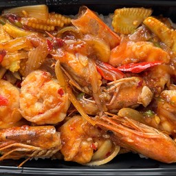 ผัดพริกเผากุ้งราดข้าว