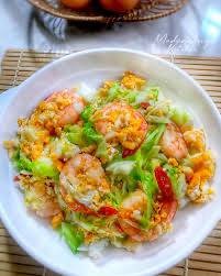 กะหล่ำปลีผัดไข่ ใส่กุ้ง