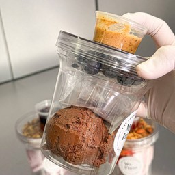 มูสกรีกช็อคโกแลตถ้วยพร้อมทาน