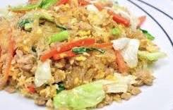 ผัดวุ้นเส้นใส่หมู - ไก่