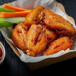 ปีกไก่ทอดน้ำปลา - Deep Fried Chicken with Fish Sauce