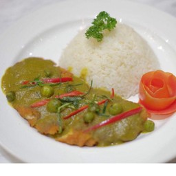 ข้าวราดแกงเขียวหวาน ไก่กรอบ