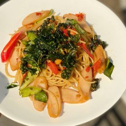 สปาเก็ตตี้ผัดขี้เมาไส้กรอก