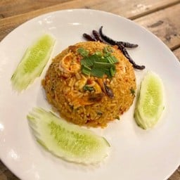 ข้าวผัดต้มยำทะเล