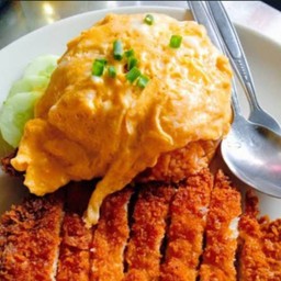 ข้าวไข่ข้นไก่ทอด