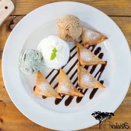 ซาโมซ่า + ไอติม