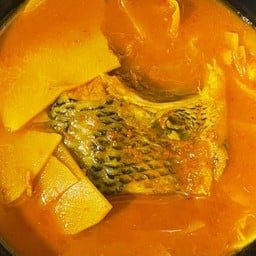 ฟรี !! ข้าวหอมมะลิ +แกงเหลืองปลานิลกับหน่อไม้ดอง (ถุงใหญ่) +ผักสด