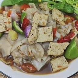 ตำเส้นใหญ่ปลาร้าหมูยอ