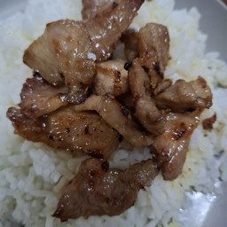 ข้าวหมูทอดน้ำปลา
