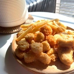 SMALLBITES ของทอดทานเล่น ไส้กรอกแดงในตำนาน