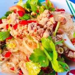 ยำวุ้นเส้นหมูสับ
