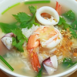 ข้าวต้มทะเล แม่ครัวใหญ่